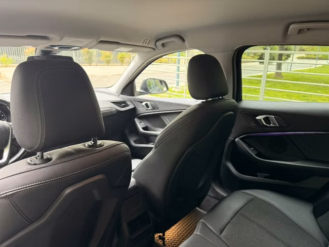 BMW 118I 1.5 AUT 2021 - Imagen 19