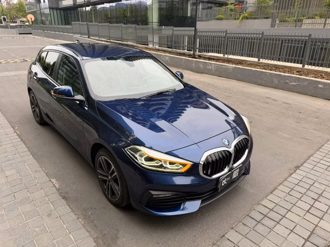 BMW 118I 1.5 AUT 2021 - Imagen 3