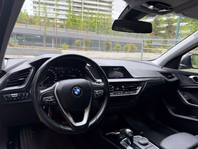 BMW 118I 1.5 AUT 2021 - Imagen 17