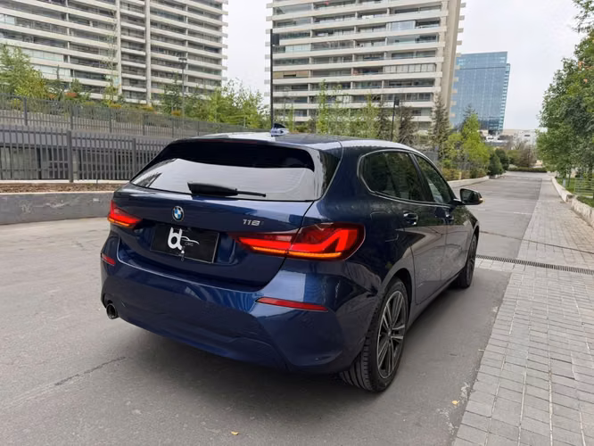 BMW 118I 1.5 AUT 2021 - Imagen 13