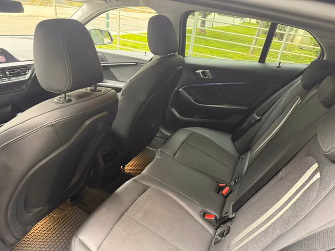 BMW 118I 1.5 AUT 2021 - Imagen 18