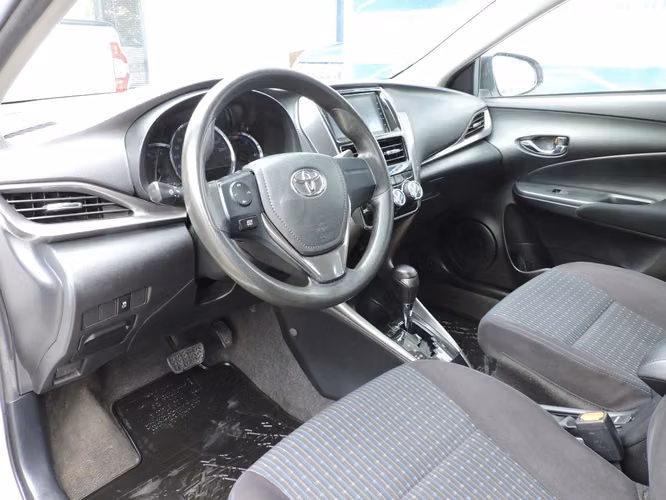 TOYOTA YARIS E 1.5  2023 - Imagen 10