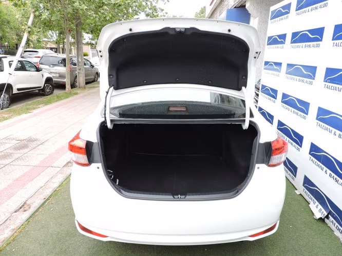 TOYOTA YARIS E 1.5  2023 - Imagen 18
