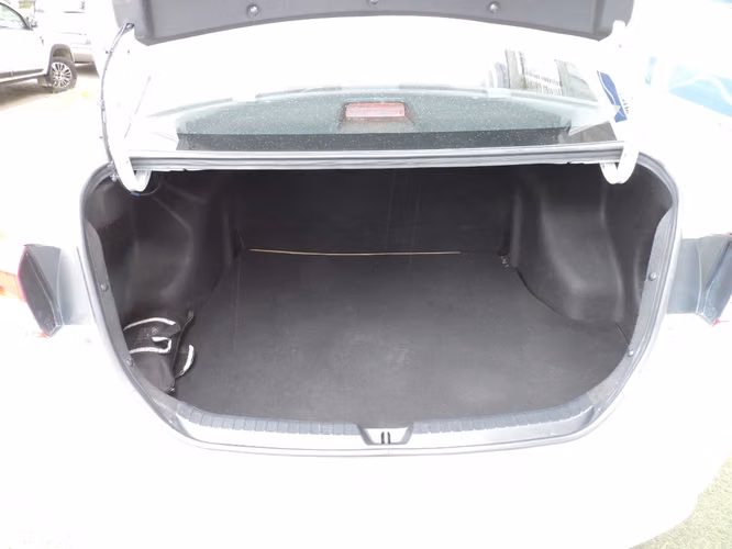 TOYOTA YARIS E 1.5  2023 - Imagen 19