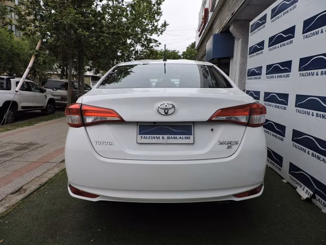 TOYOTA YARIS E 1.5  2023 - Imagen 15
