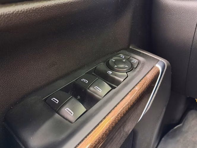 CHEVROLET SILVERADO 4X4 LT 5.3 AUT 2022 - Imagen 15