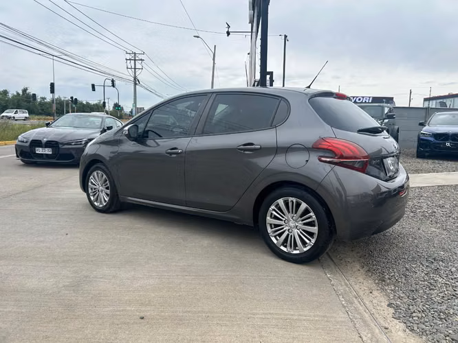 PEUGEOT 208 1.2 SIGNATURE PURETECH 4X2 2021 - Imagen 8