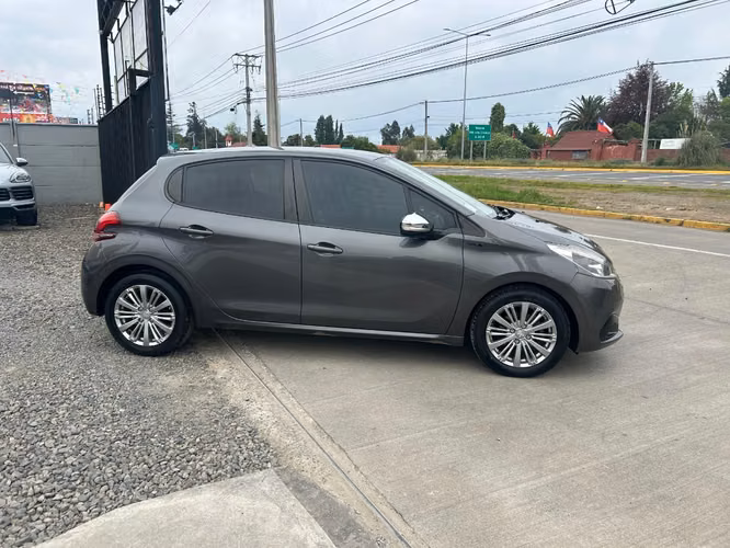 PEUGEOT 208 1.2 SIGNATURE PURETECH 4X2 2021 - Imagen 12