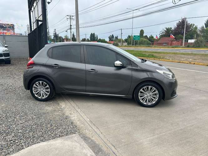 PEUGEOT 208 1.2 SIGNATURE PURETECH 4X2 2021