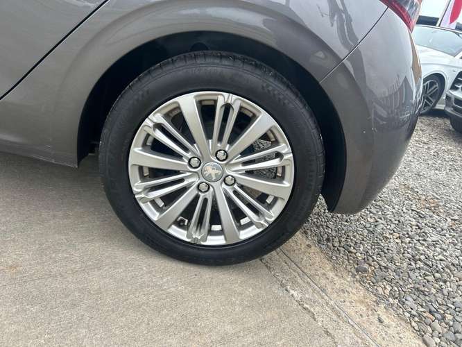 PEUGEOT 208 1.2 SIGNATURE PURETECH 4X2 2021