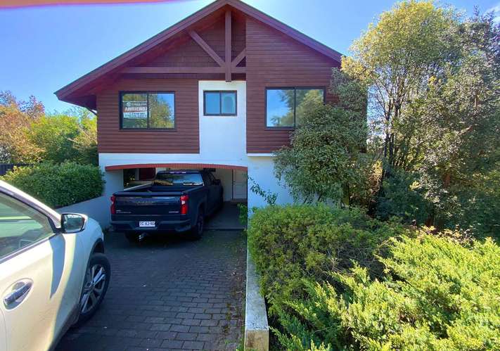 Casa 5 Dormitorios en Arriendo–Lomas Mirasur (185104) - Imagen 2