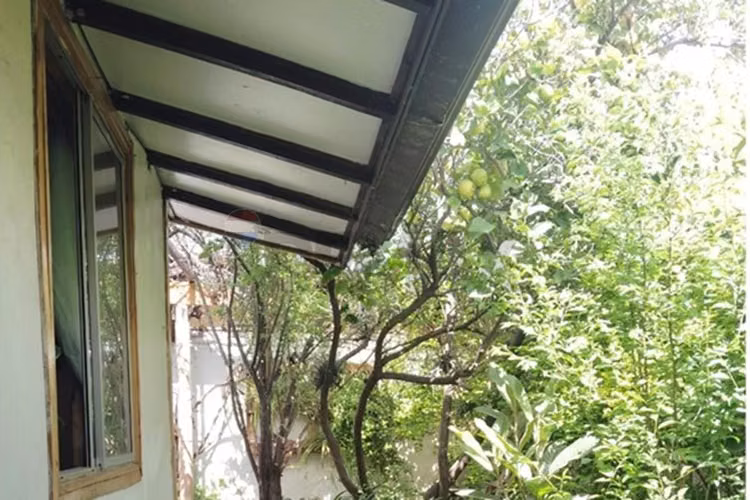 Casa con gran terreno y potencial en las condes - Imagen 12