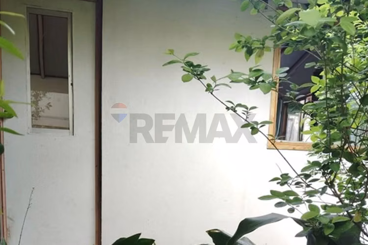 Casa con gran terreno y potencial en las condes - Imagen 14