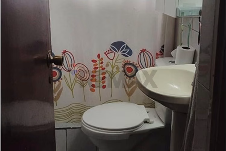 Casa con gran terreno y potencial en las condes - Imagen 18