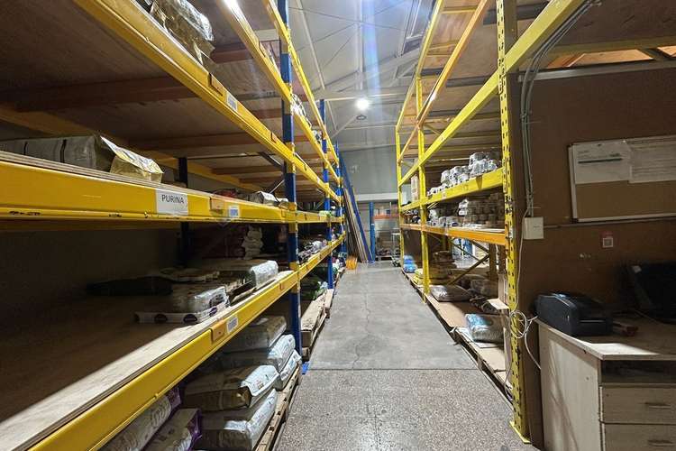 Gran local 287m²: ventas, bodegas y oficinas - Imagen 12