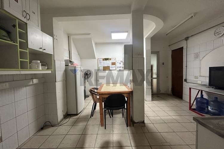 Gran local 287m²: ventas, bodegas y oficinas - Imagen 17