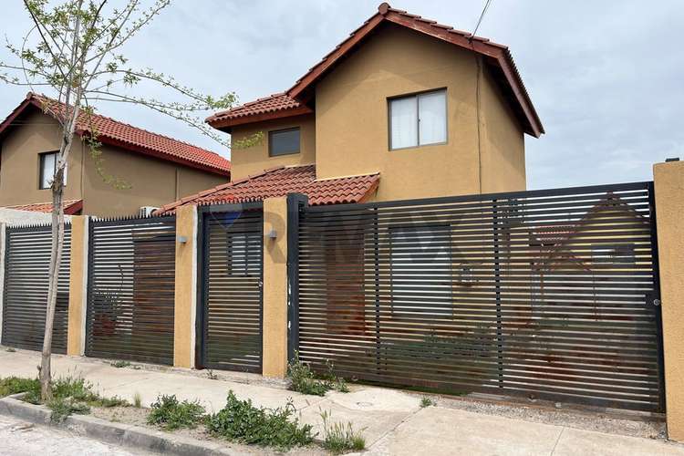 Casa de 2023 en condominio cerrado