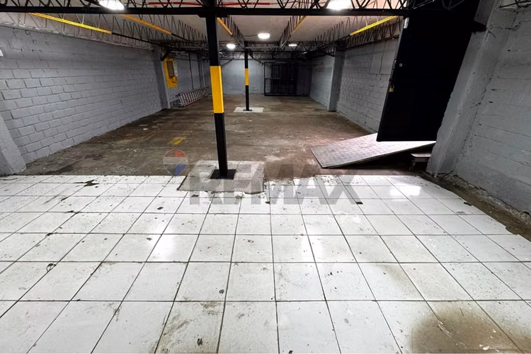 Espacio comercial y operativo | 176 m²