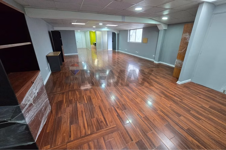 Espacio operativo y comercial | 176 m²