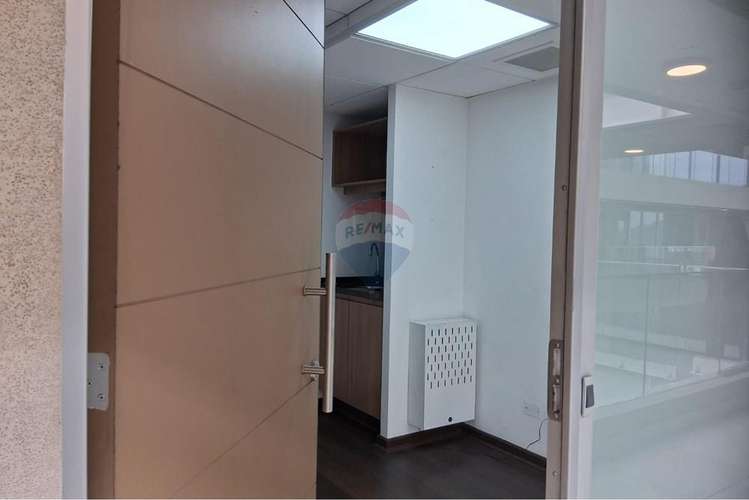 Moderna oficina en distrito estoril - Imagen 3
