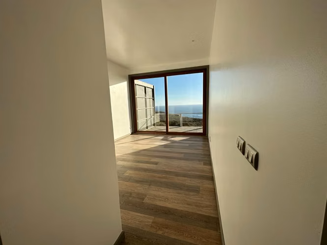 VENTA CASA CAMINO A LOS VILOS EN PRESTIGIOSO CONDOMINIO