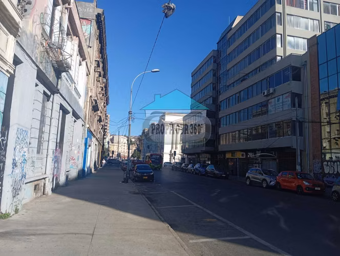 SE ARRIENDA OFICINA EN CENTRO DE VALPARAÍSO