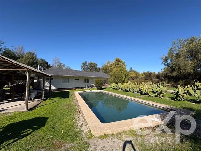Casa en condominio con seguridad permanente, casa céntrica - Imagen 3