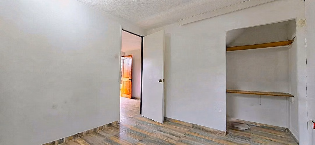 Venta de casa en La Cruz, 4 dormitorios, 2 baños, 2 estacionamientos. 125 M$.