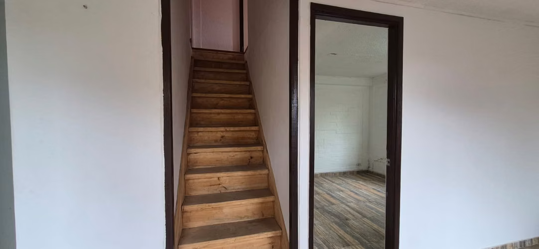 Venta de casa en La Cruz, 4 dormitorios, 2 baños, 2 estacionamientos. 125 M$.