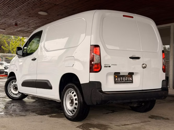 CITROEN BERLINGO AÑO 2023 1 DUEÑO - Imagen 4