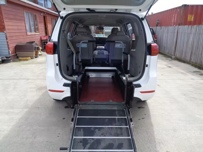 kia carnival año 2018 diesel aut.sello verde recien llegada - Imagen 7