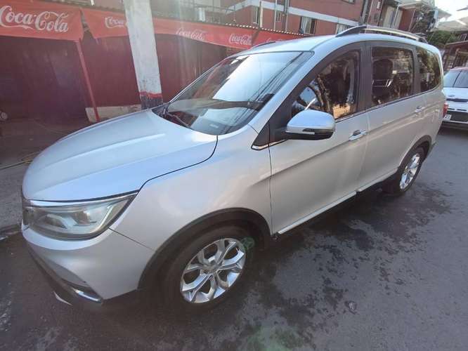 Vendo Suv station wagon