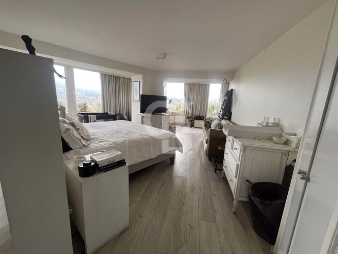 Departamento en Vitacura: Luz, Confort y Conectividad Total - Imagen 6