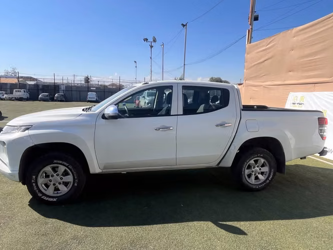 MITSUBISHI L200 2021 - Imagen 5