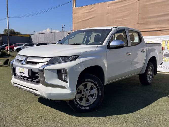 MITSUBISHI L200 2021 - Imagen 6