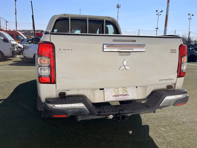 MITSUBISHI L200 2021 - Imagen 3