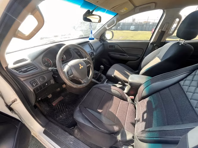 MITSUBISHI L200 2021 - Imagen 12