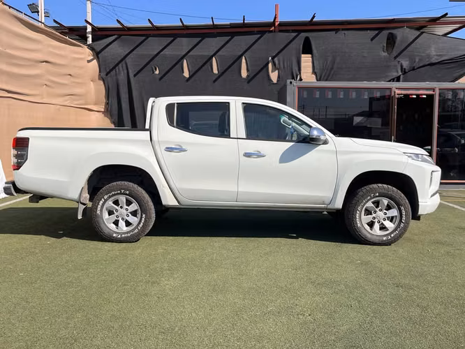 MITSUBISHI L200 2021 - Imagen 4