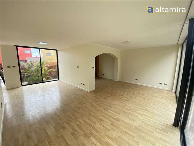 Casa en arriendo de 3 dorm. en Iquique - Imagen 4