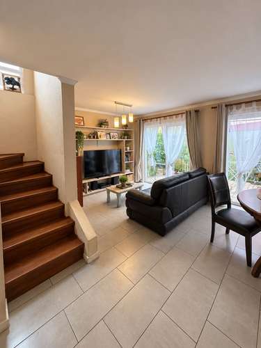 EN VENTA MODERNA CASA EN CONDOMINIO CERRADO (185167)