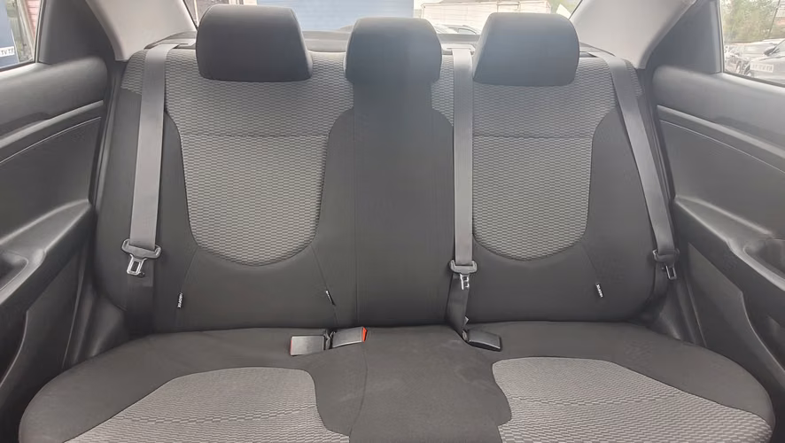 Hyundai VERNA CB 1.4 FULL MEC. 1.4 • 4x2 • Mecánica • 2022