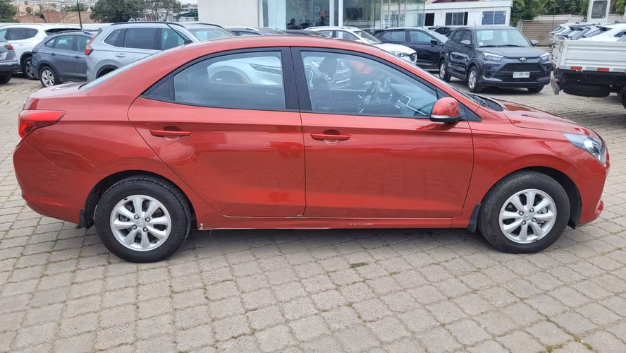 Hyundai VERNA CB 1.4 FULL MEC. 1.4 • 4x2 • Mecánica • 2022