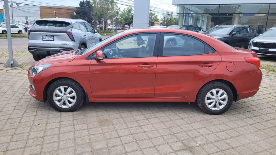 Hyundai VERNA CB 1.4 FULL MEC. 1.4 • 4x2 • Mecánica • 2022