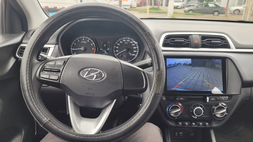 Hyundai VERNA CB 1.4 FULL MEC. 1.4 • 4x2 • Mecánica • 2022