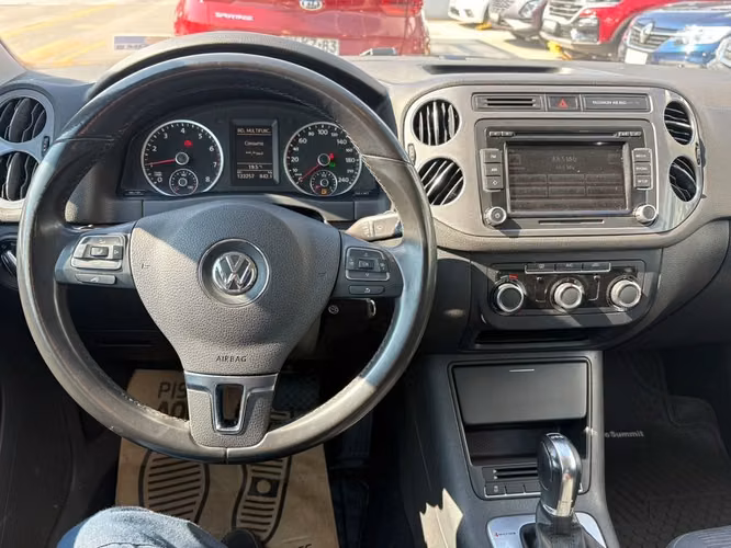 VOLKSWAGEN TIGUAN 2015 - Imagen 6