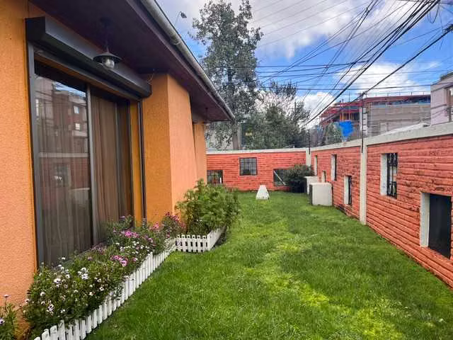 Hermosa Casa de 217 m2 sector Av Alemania (185194) - Imagen 2