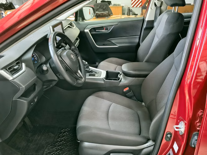 TOYOTA RAV4 2025 - Imagen 12