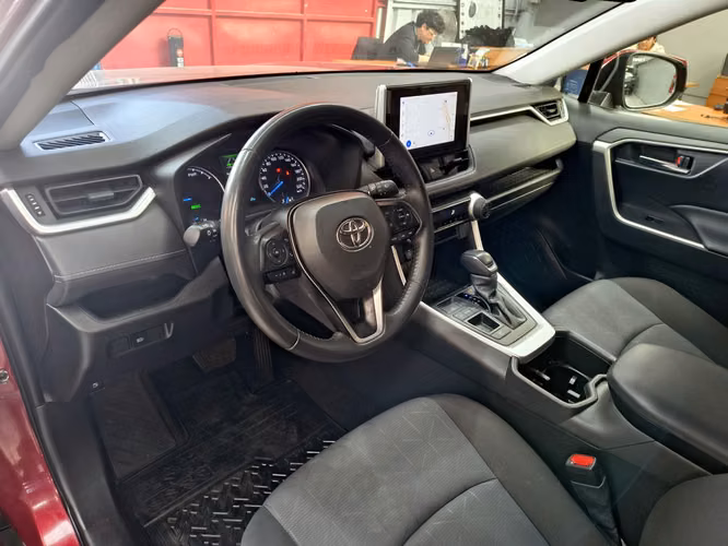TOYOTA RAV4 2025 - Imagen 13