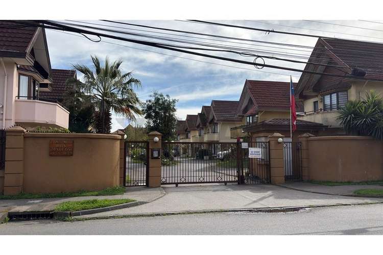 Exclusiva casa en venta en lomas san sebastián - Imagen 1