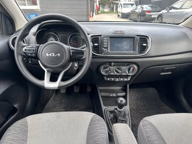 2024 Kia Soluto 1.4 LX 4X2 AC MT 4P - Imagen 5